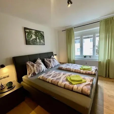 Stylisches Cityapartment Mit Schlossbergblick Appartement Graz