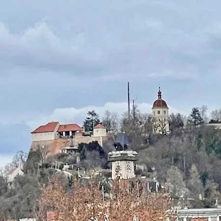Stylisches Cityapartment Mit Schlossbergblick * Graz