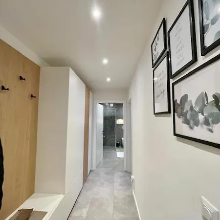 Stylisches Cityapartment Mit Schlossbergblick Appartement *